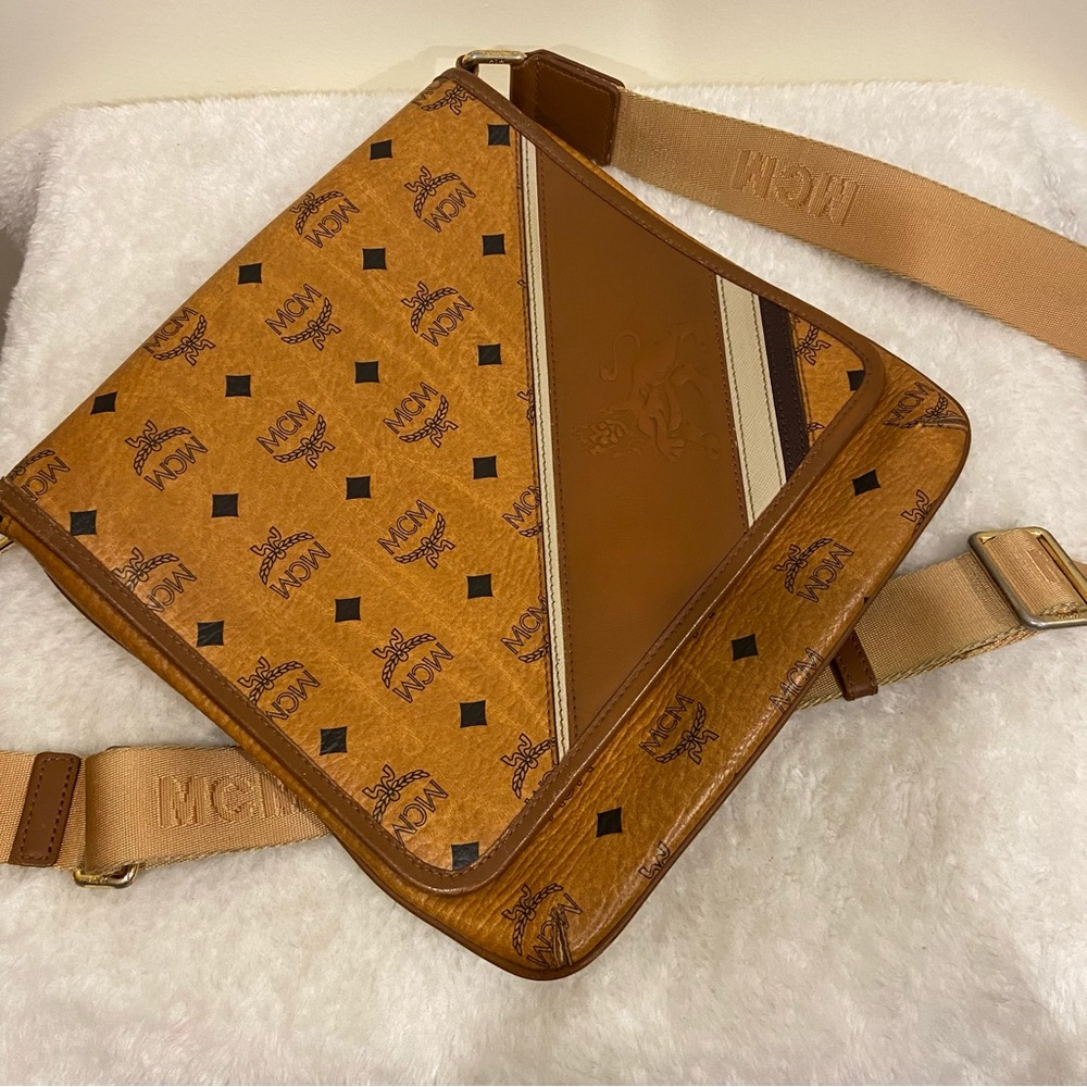 MCM LIMITED EDITION UNISEX CROSSBODY